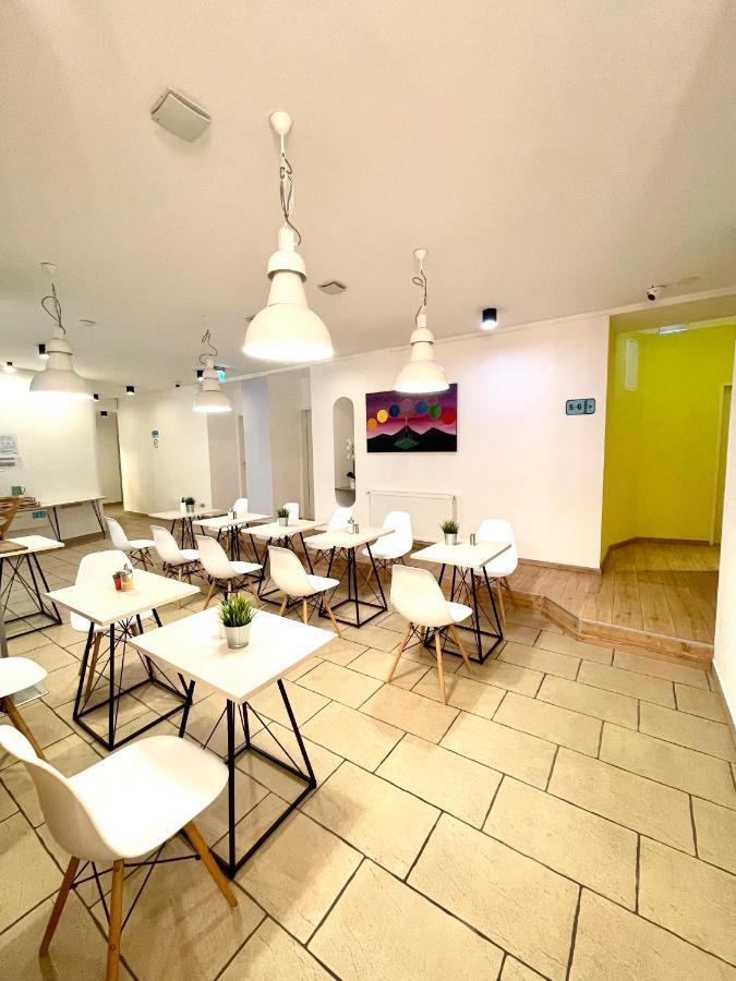 Dan In'N Out Hotel Vienna Exterior photo